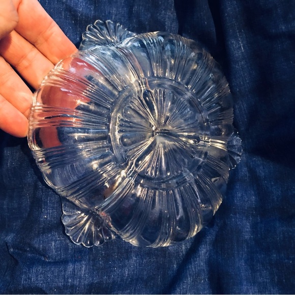 Vintage 3 section glass dish by Hazel Atlas Ridges and Fans pattern 572 - Picture 5 of 6